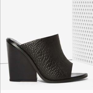 Cameo for Nasty Gal mule slides.